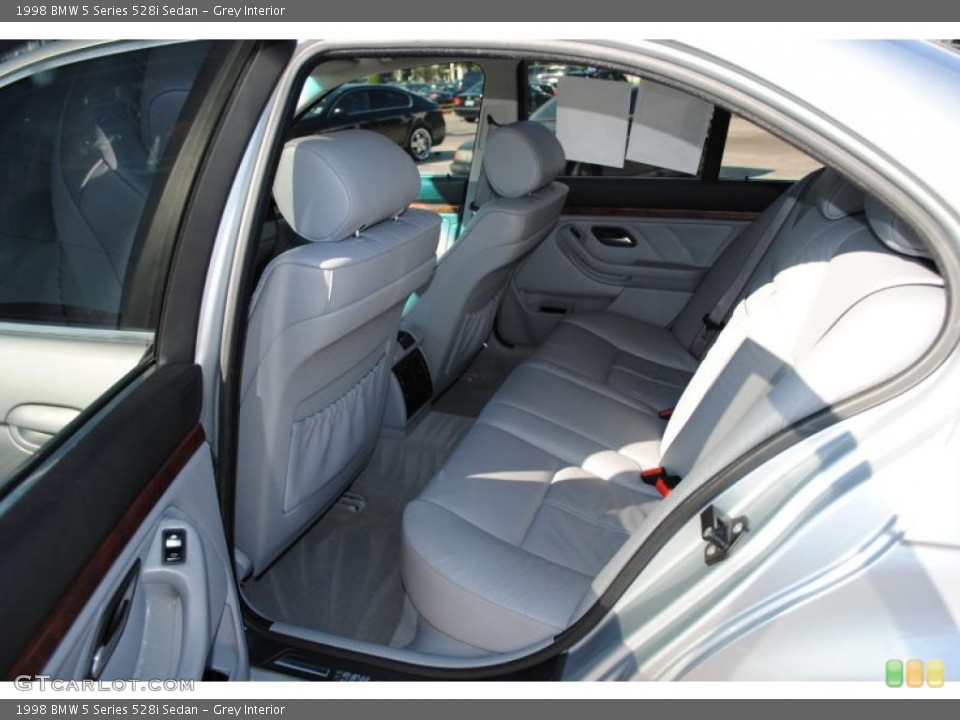 Grey Interior Photo for the 1998 BMW 5 Series 528i Sedan #38181008