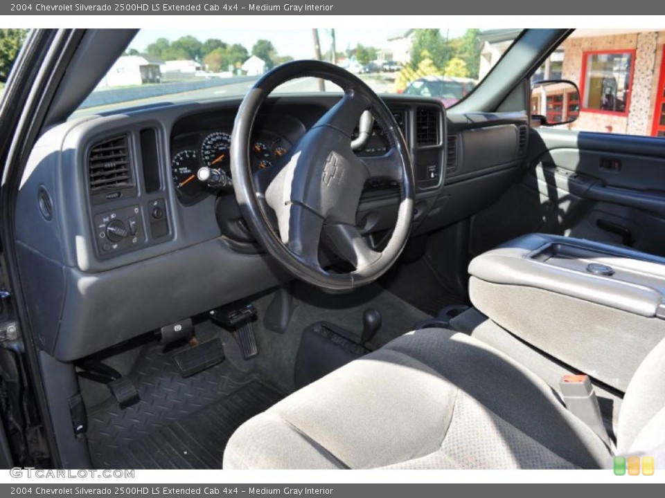 Medium Gray Interior Photo for the 2004 Chevrolet Silverado 2500HD LS Extended Cab 4x4 #38181944