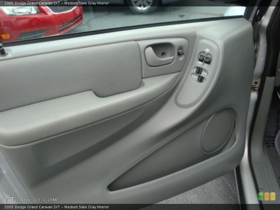 Medium Slate Gray Interior Photo for the 2005 Dodge Grand Caravan SXT #38188848