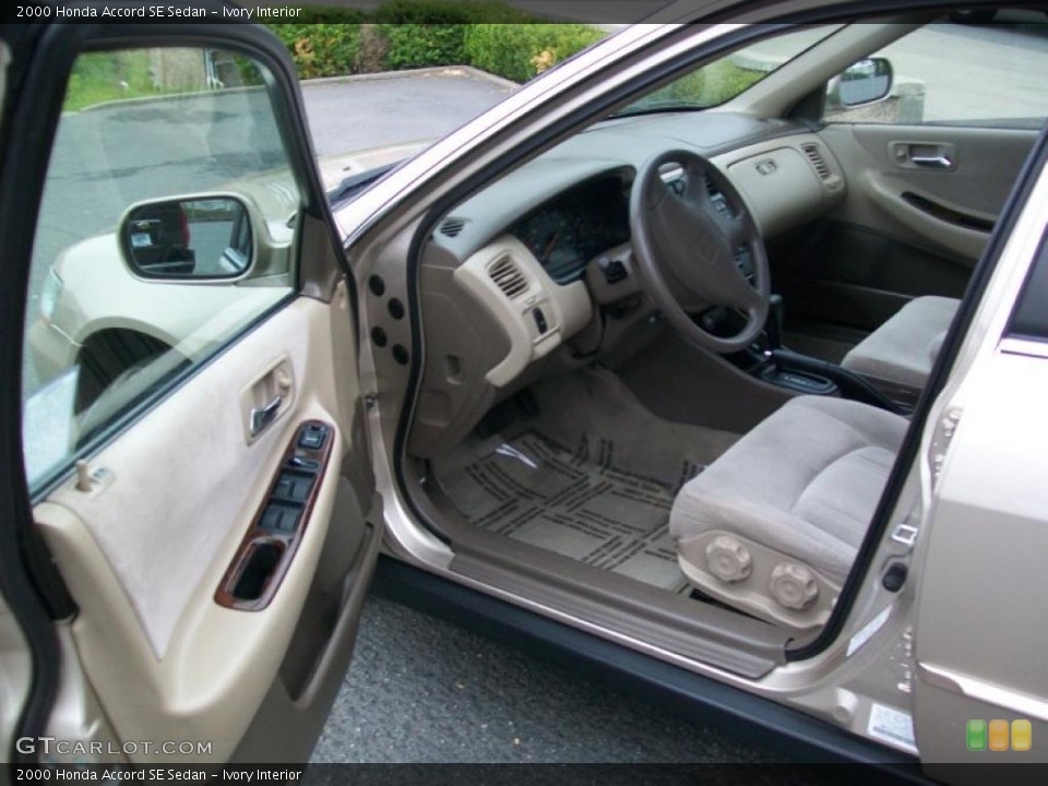 Ivory Interior Photo for the 2000 Honda Accord SE Sedan #38197476