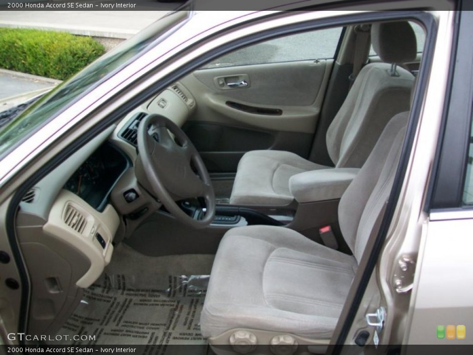 Ivory Interior Photo for the 2000 Honda Accord SE Sedan #38197490