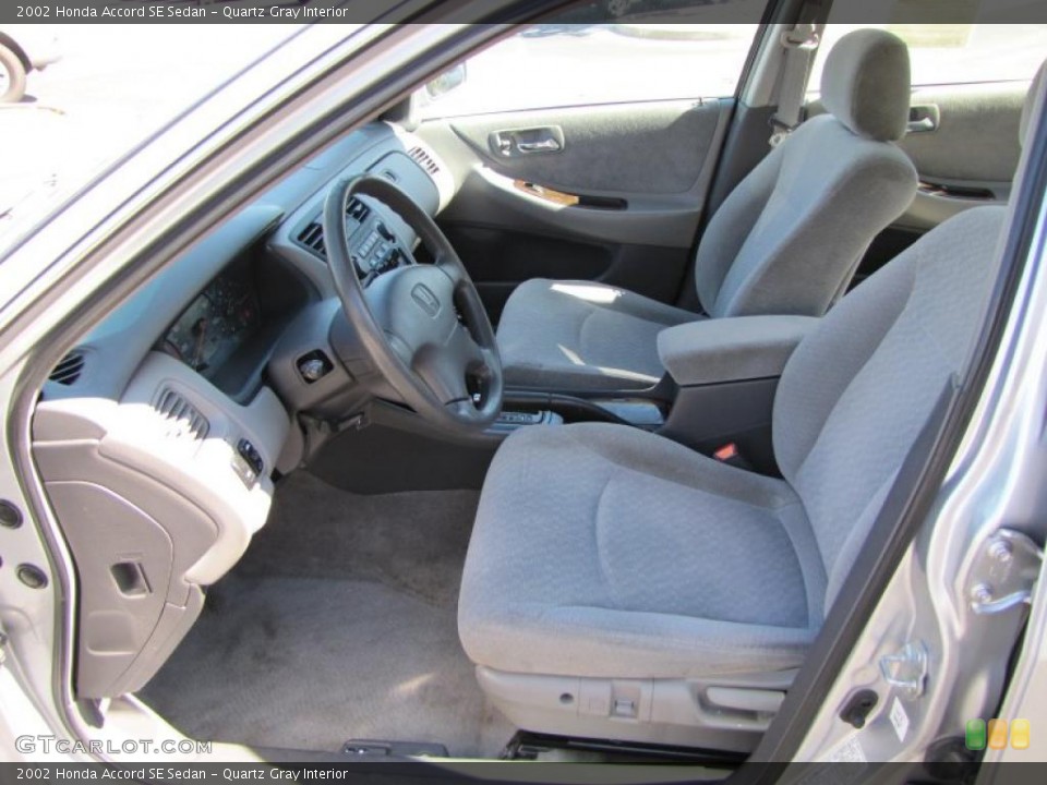 Quartz Gray Interior Photo for the 2002 Honda Accord SE Sedan #38200368
