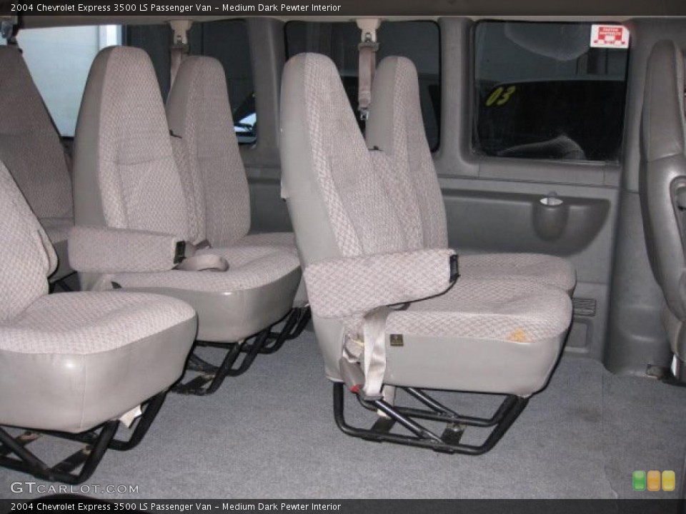 Medium Dark Pewter Interior Photo for the 2004 Chevrolet Express 3500 LS Passenger Van #38200676