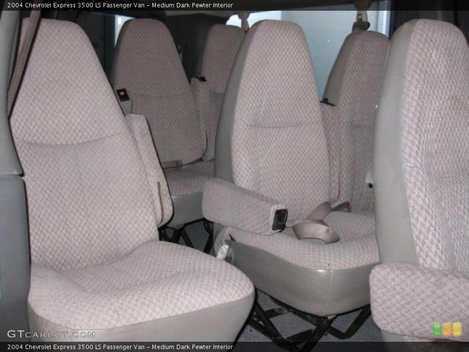 Medium Dark Pewter Interior Photo for the 2004 Chevrolet Express 3500 LS Passenger Van #38200692