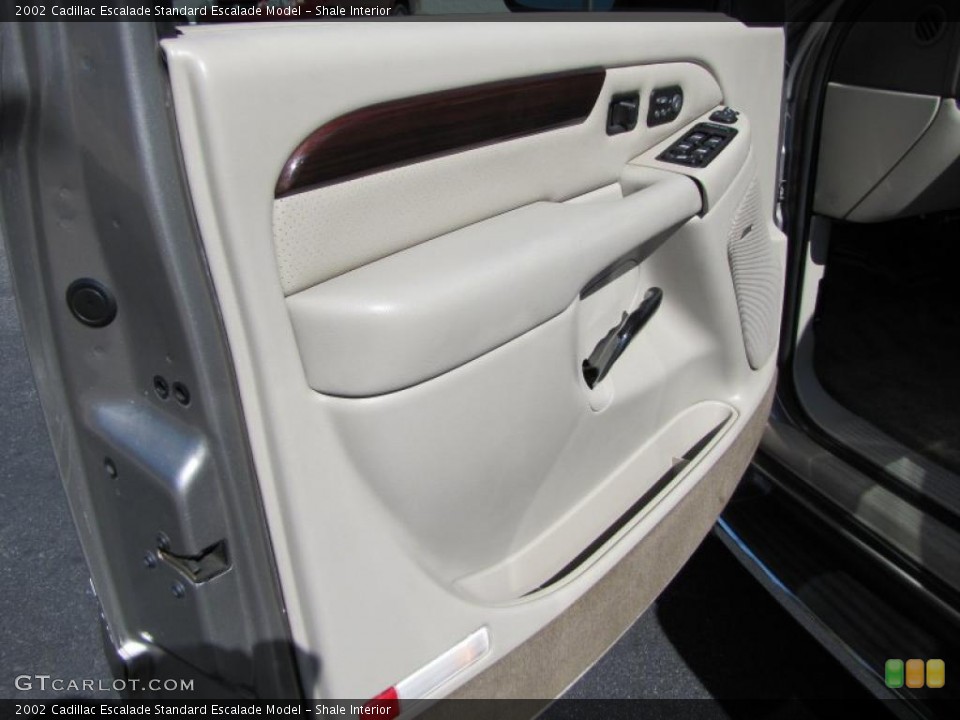 Shale Interior Photo for the 2002 Cadillac Escalade  #38203236