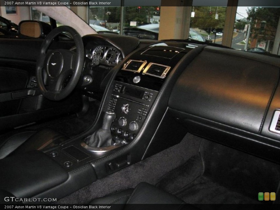 Obsidian Black Interior Dashboard for the 2007 Aston Martin V8 Vantage Coupe #38203456