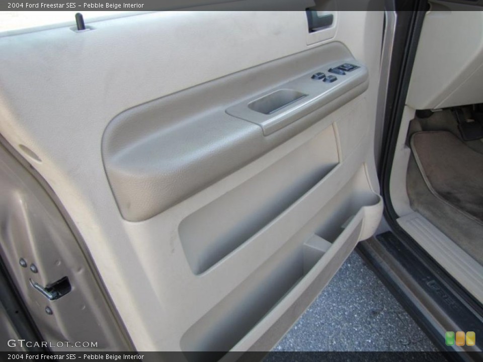 Pebble Beige Interior Photo for the 2004 Ford Freestar SES #38206796