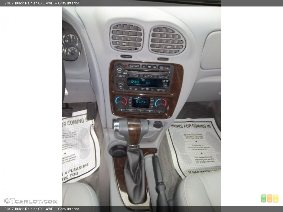 Gray Interior Controls for the 2007 Buick Rainier CXL AWD #38209068