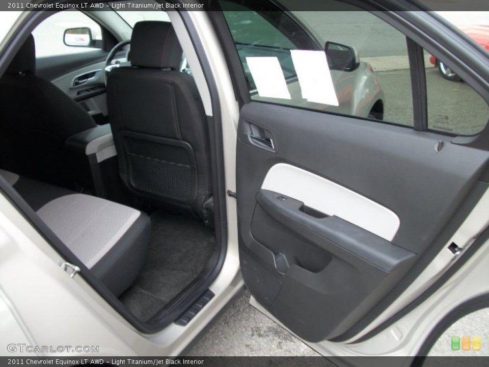 Light Titanium/Jet Black Interior Photo for the 2011 Chevrolet Equinox LT AWD #38209276