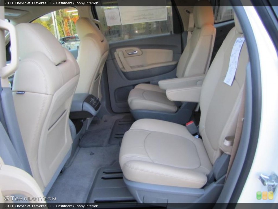 Cashmere/Ebony Interior Photo for the 2011 Chevrolet Traverse LT #38211096