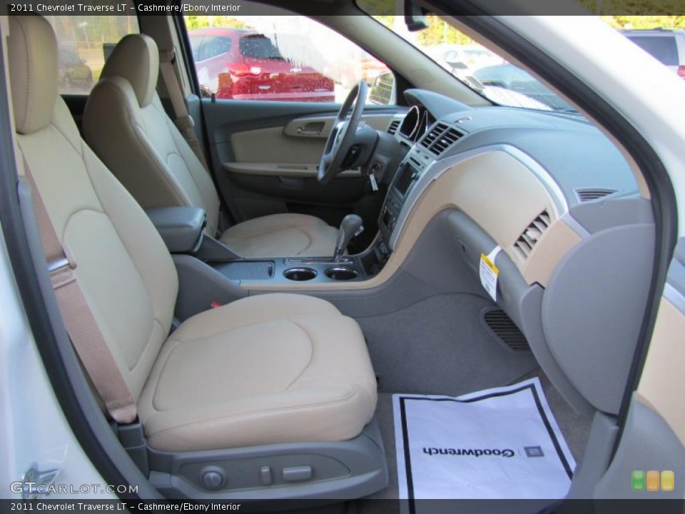 Cashmere/Ebony Interior Photo for the 2011 Chevrolet Traverse LT #38211120
