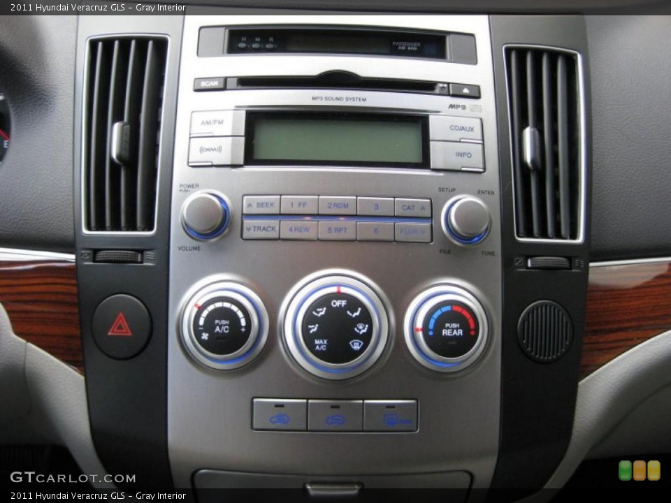 Gray Interior Controls for the 2011 Hyundai Veracruz GLS #38214752