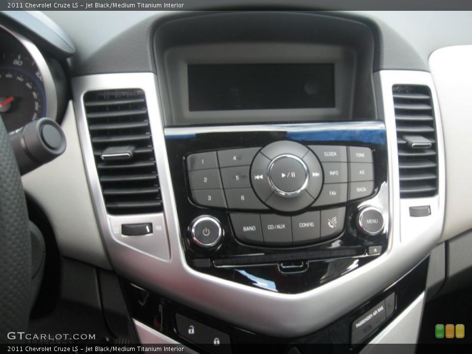 Jet Black/Medium Titanium Interior Controls for the 2011 Chevrolet Cruze LS #38216356