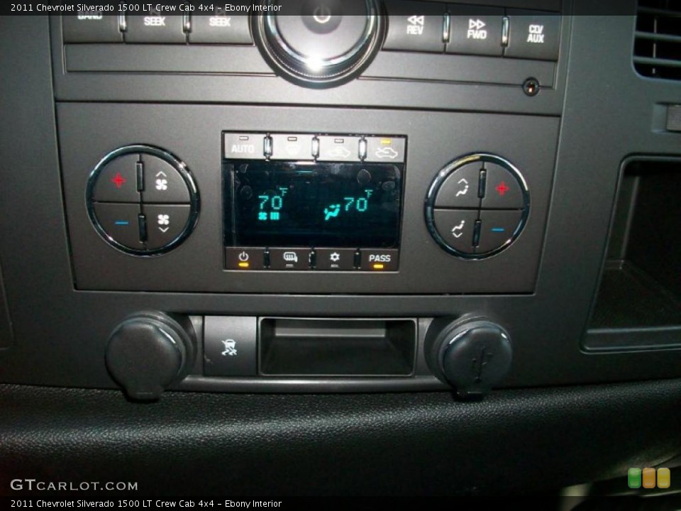 Ebony Interior Controls for the 2011 Chevrolet Silverado 1500 LT Crew Cab 4x4 #38226493