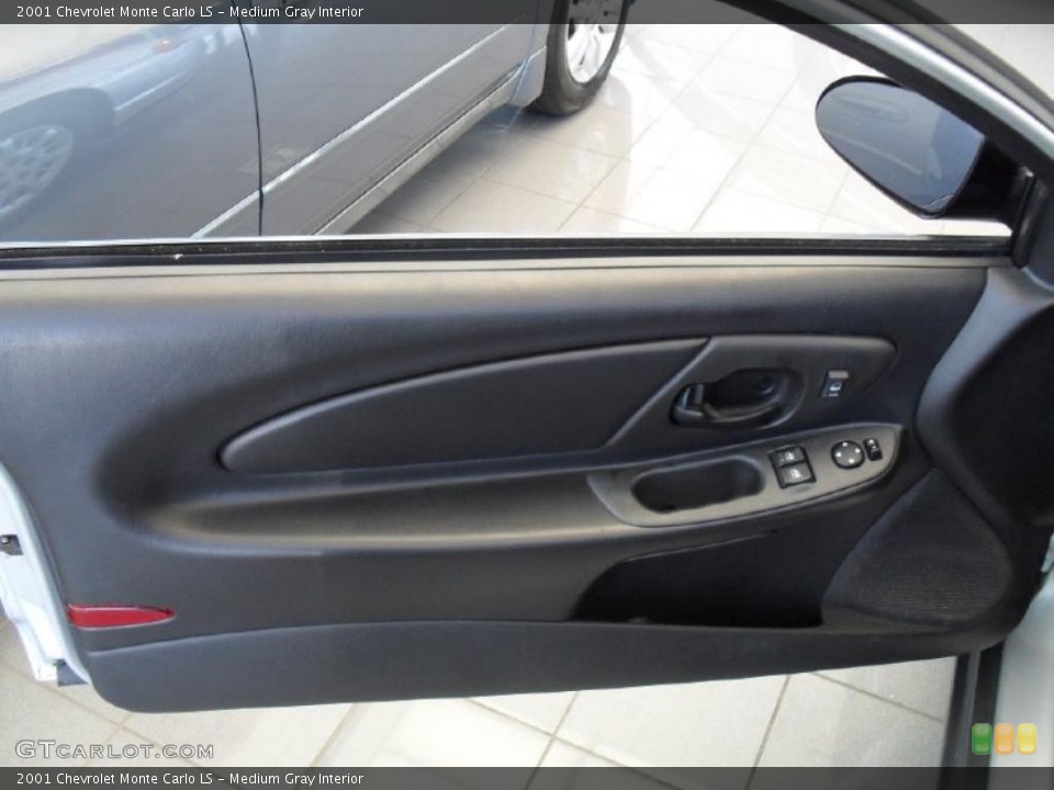 Medium Gray Interior Photo for the 2001 Chevrolet Monte Carlo LS #38231319