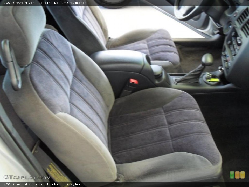 Medium Gray Interior Photo for the 2001 Chevrolet Monte Carlo LS #38231391
