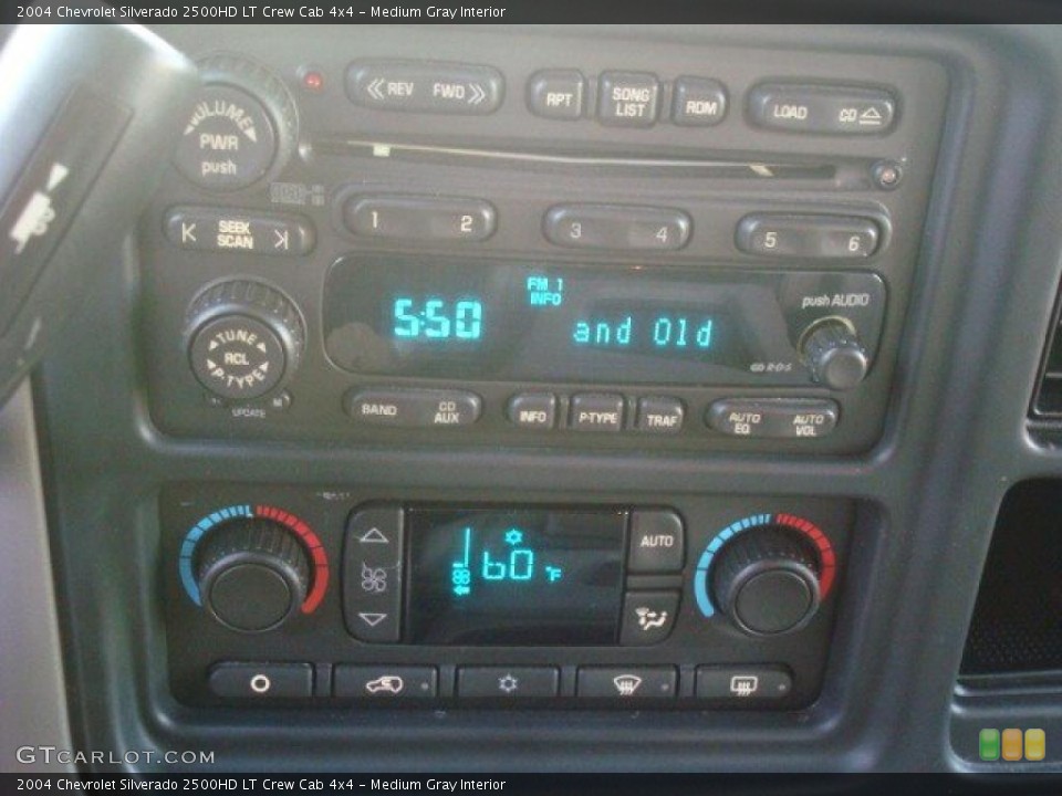 Medium Gray Interior Controls for the 2004 Chevrolet Silverado 2500HD LT Crew Cab 4x4 #38233675