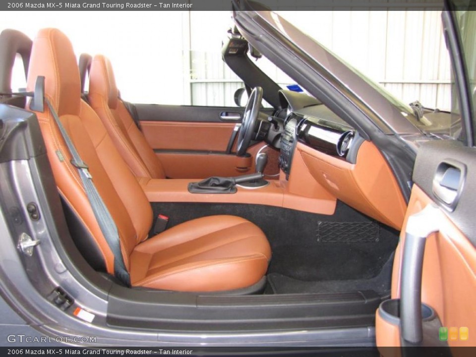 Tan Interior Photo for the 2006 Mazda MX-5 Miata Grand Touring Roadster #38250803