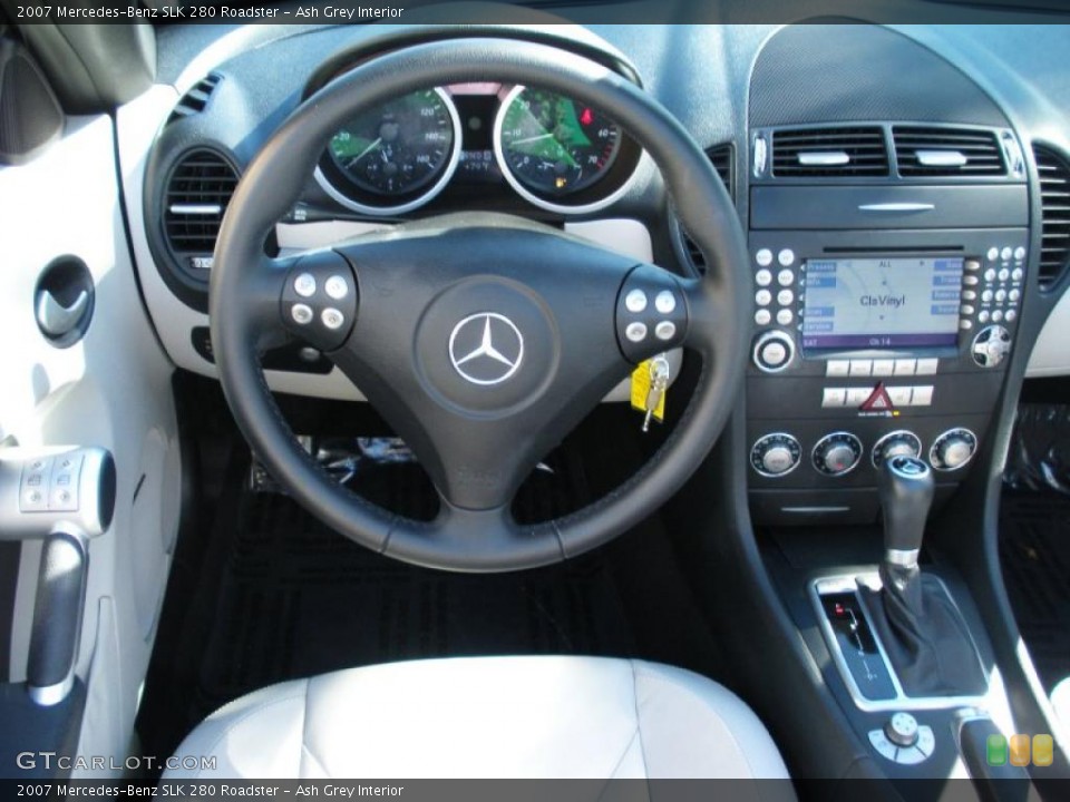 Ash Grey Interior Controls for the 2007 Mercedes-Benz SLK 280 Roadster #38251543