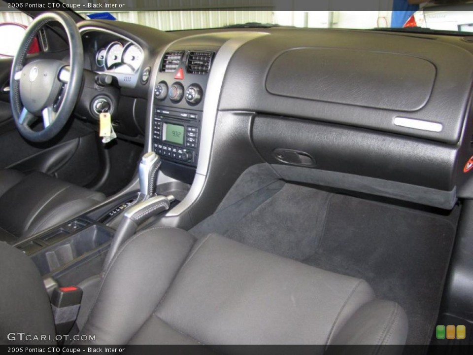 Black Interior Dashboard for the 2006 Pontiac GTO Coupe #38253371
