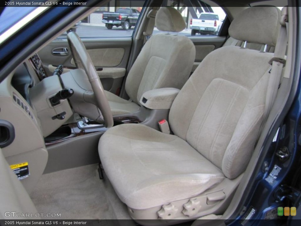 Beige Interior Photo for the 2005 Hyundai Sonata GLS V6 #38261327