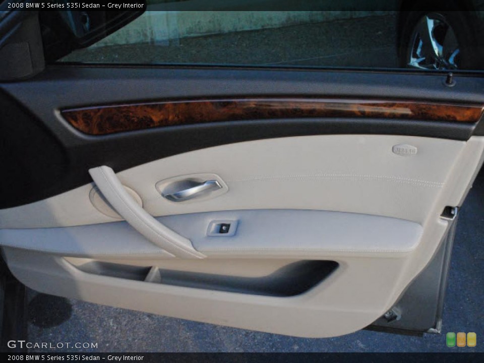 Grey Interior Photo for the 2008 BMW 5 Series 535i Sedan #38264319