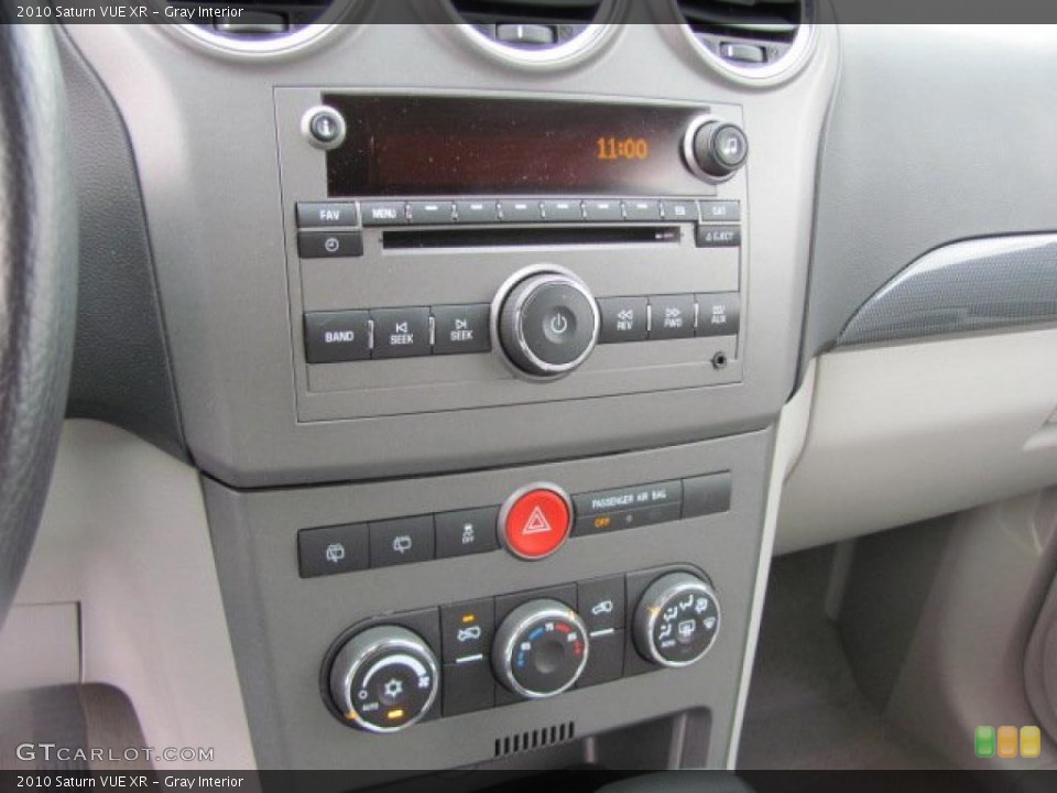Gray Interior Controls for the 2010 Saturn VUE XR #38264387
