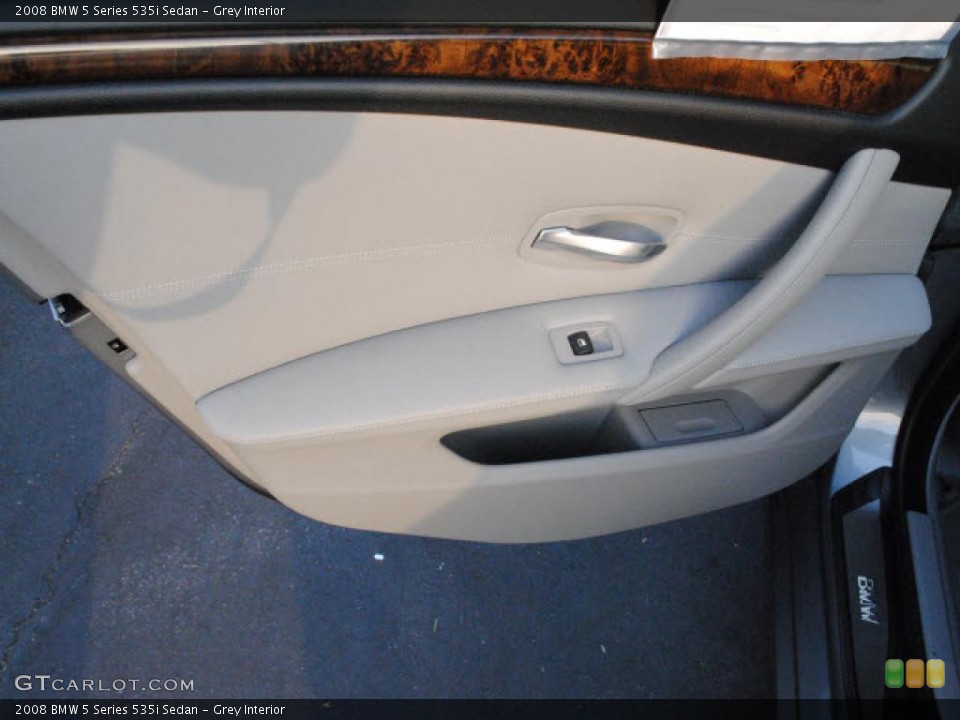 Grey Interior Photo for the 2008 BMW 5 Series 535i Sedan #38264491