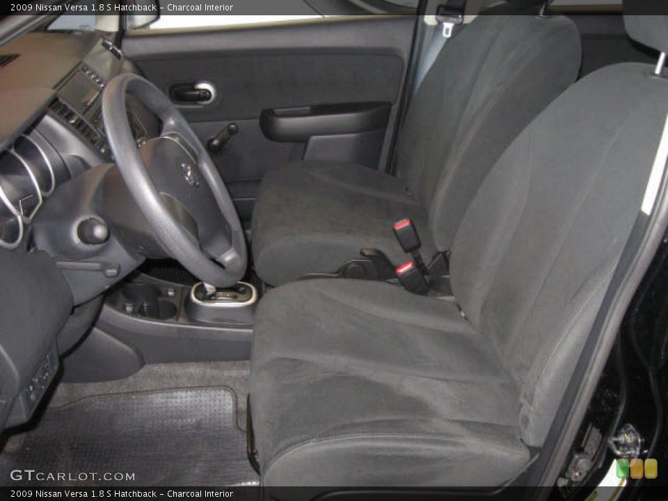Charcoal Interior Photo for the 2009 Nissan Versa 1.8 S Hatchback #38272028