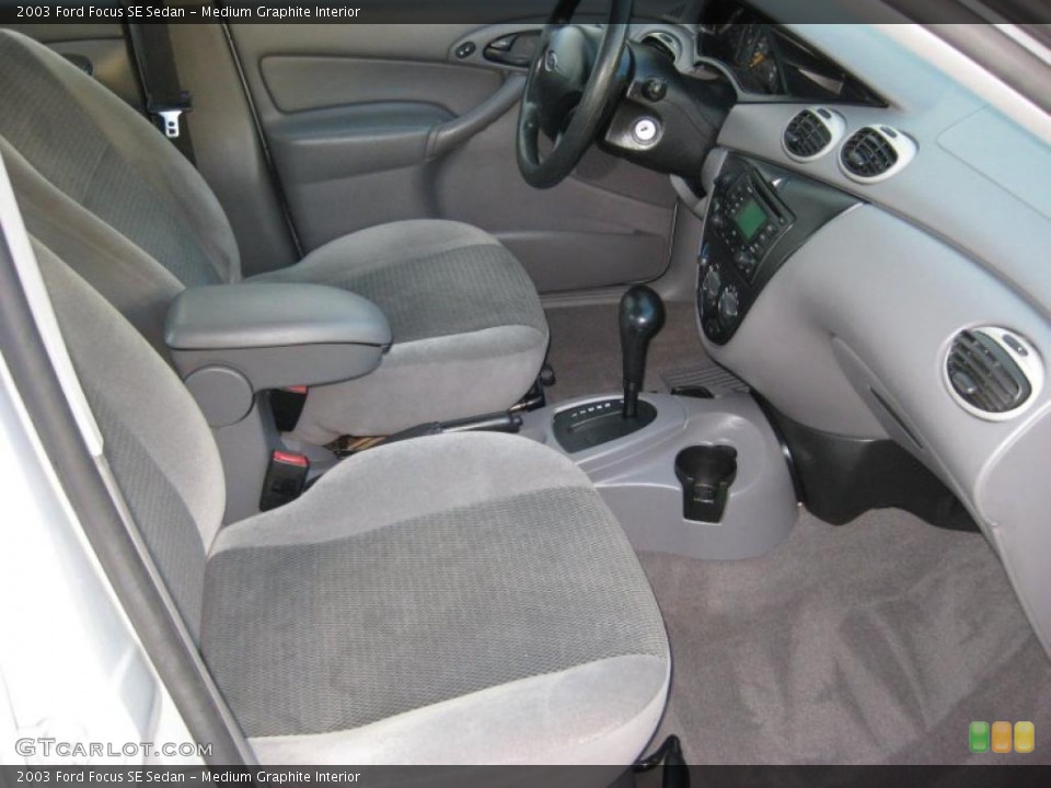 Medium Graphite Interior Photo for the 2003 Ford Focus SE Sedan #38283252