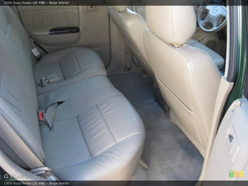 Beige Interior Photo for the 2000 Isuzu Rodeo LSE 4WD #38283776
