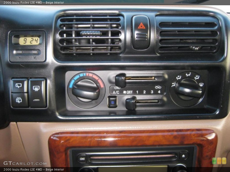 Beige Interior Controls for the 2000 Isuzu Rodeo LSE 4WD #38283824