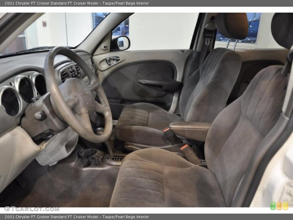 Taupe/Pearl Beige Interior Photo for the 2001 Chrysler PT Cruiser  #38290345
