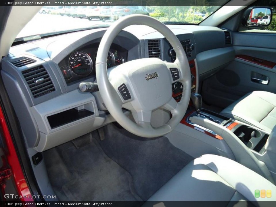 Medium Slate Gray Interior Photo for the 2006 Jeep Grand Cherokee Limited #38297787