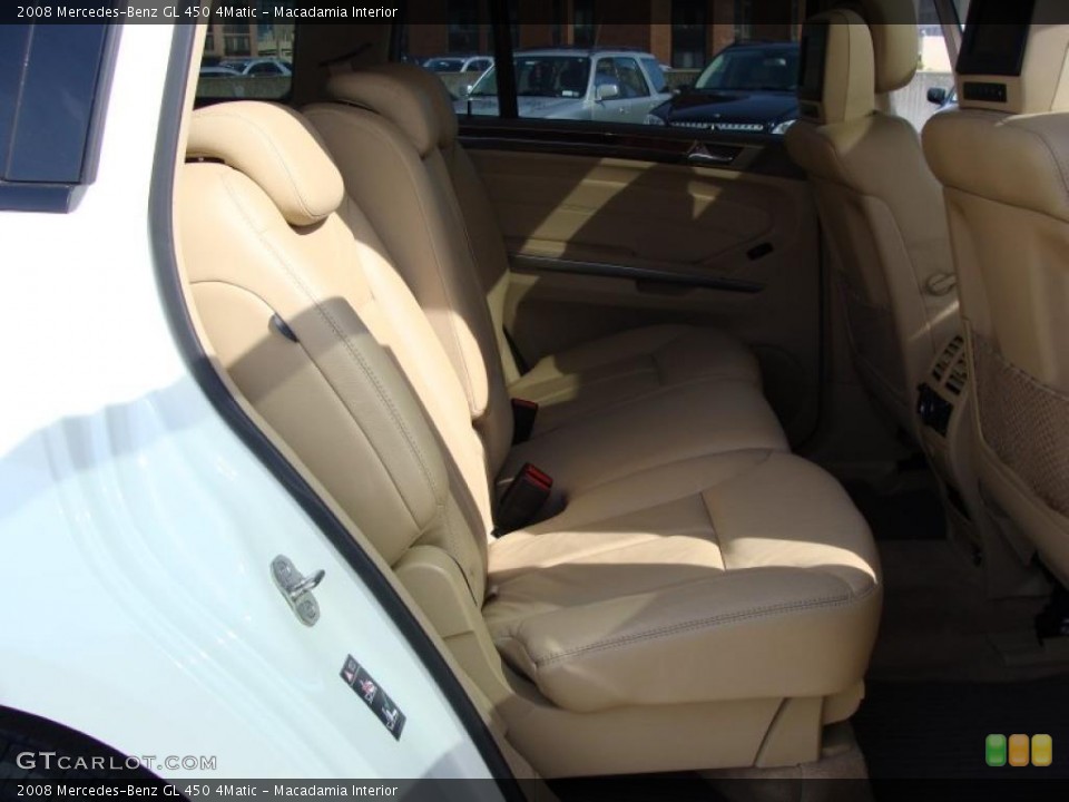 Macadamia Interior Photo for the 2008 Mercedes-Benz GL 450 4Matic #38299039
