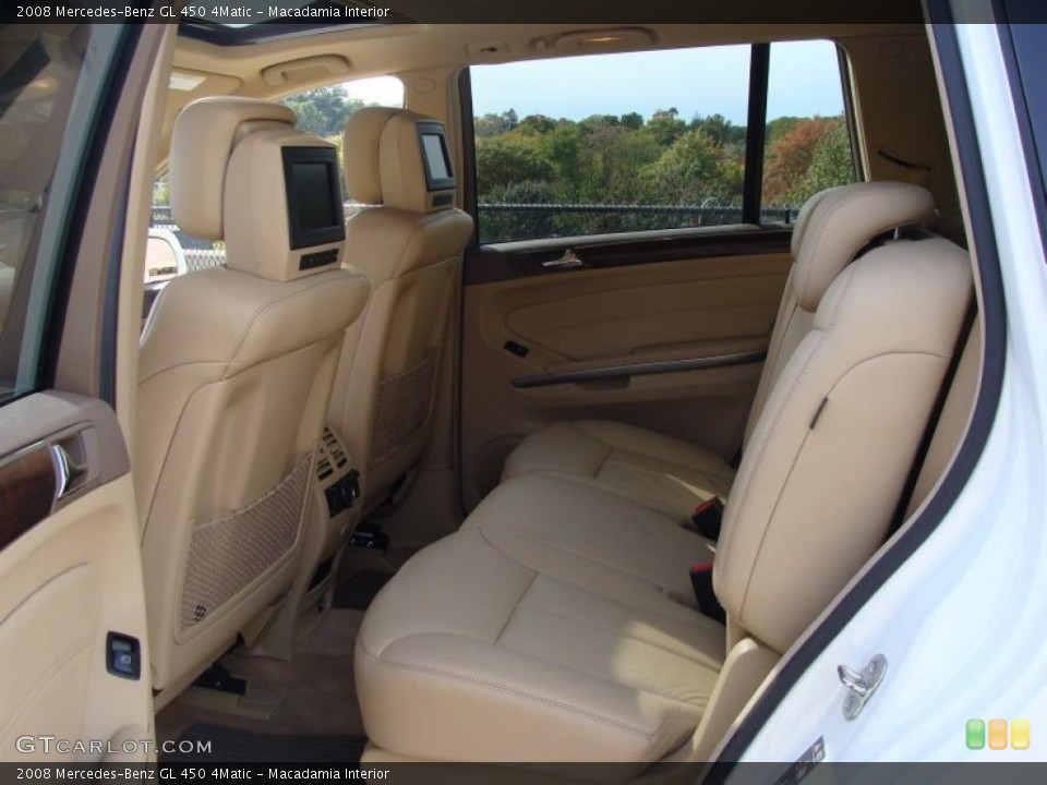 Macadamia Interior Photo for the 2008 Mercedes-Benz GL 450 4Matic #38299055
