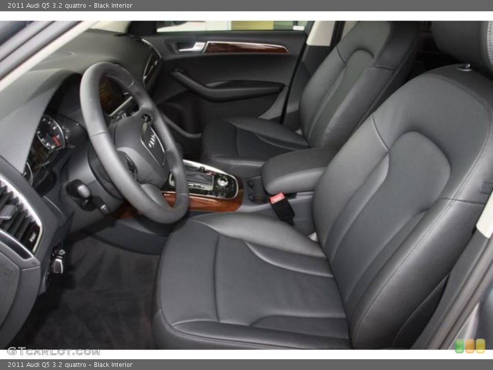 Black Interior Photo for the 2011 Audi Q5 3.2 quattro #38305639