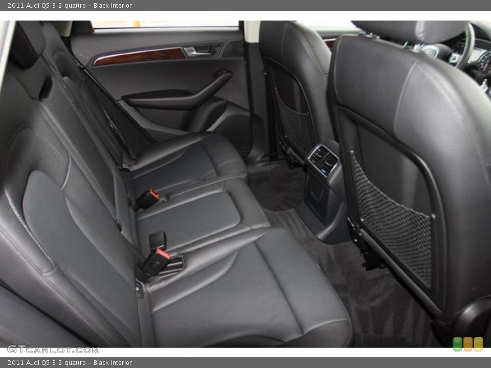 Black Interior Photo for the 2011 Audi Q5 3.2 quattro #38305655