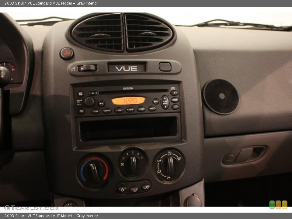 Gray Interior Controls for the 2003 Saturn VUE  #38305707