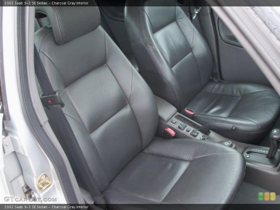 Charcoal Gray Interior Photo for the 2002 Saab 9-3 SE Sedan #38307499