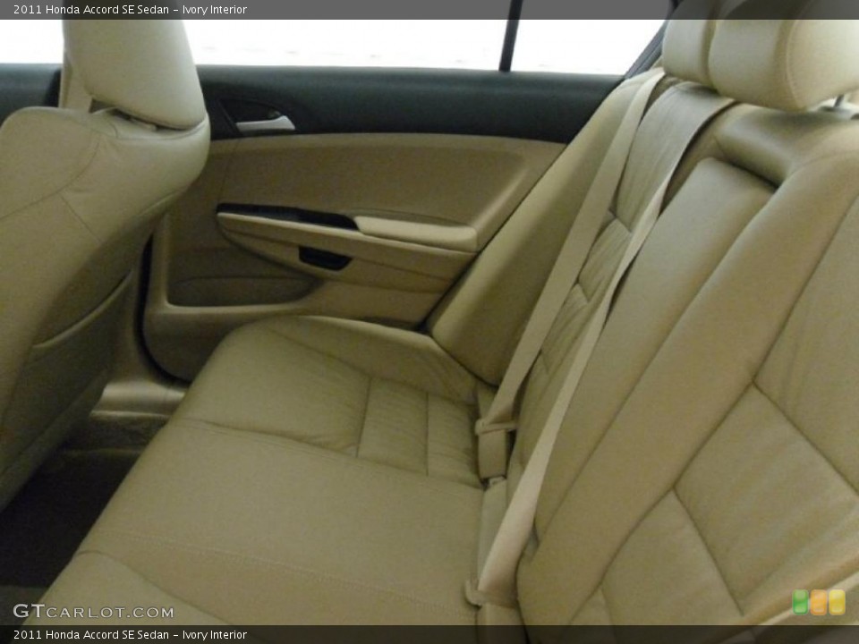 Ivory Interior Photo for the 2011 Honda Accord SE Sedan #38313167