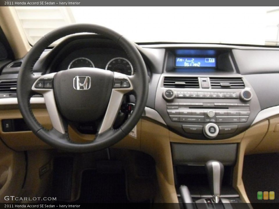 Ivory Interior Photo for the 2011 Honda Accord SE Sedan #38313183