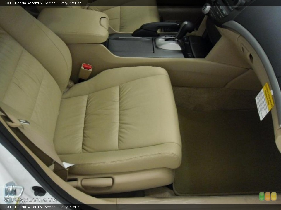 Ivory Interior Photo for the 2011 Honda Accord SE Sedan #38313243