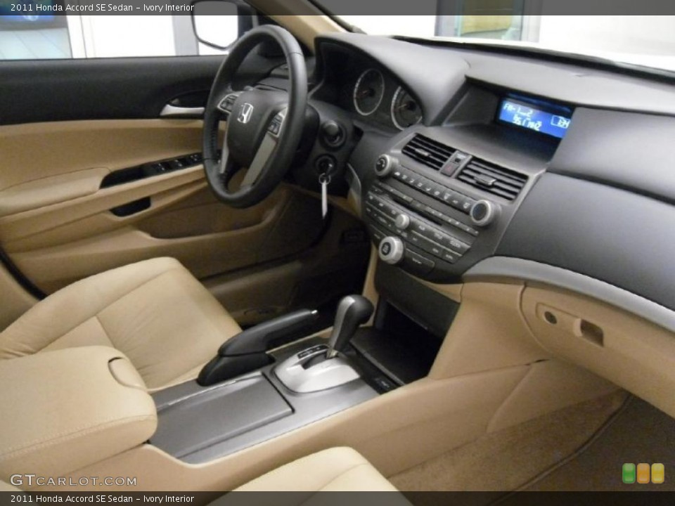 Ivory Interior Photo for the 2011 Honda Accord SE Sedan #38313275