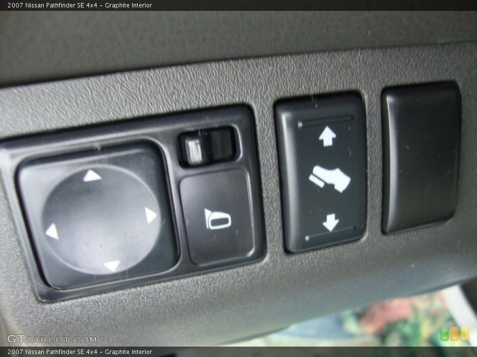 Graphite Interior Controls for the 2007 Nissan Pathfinder SE 4x4 #38314971