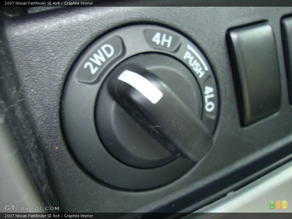 Graphite Interior Controls for the 2007 Nissan Pathfinder SE 4x4 #38315131