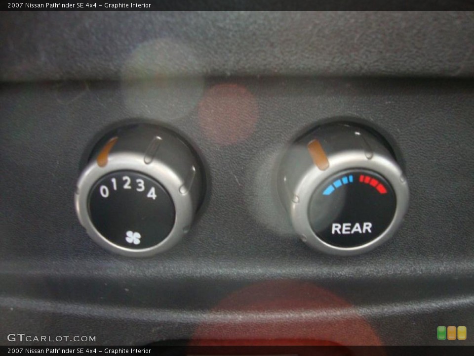 Graphite Interior Controls for the 2007 Nissan Pathfinder SE 4x4 #38315159