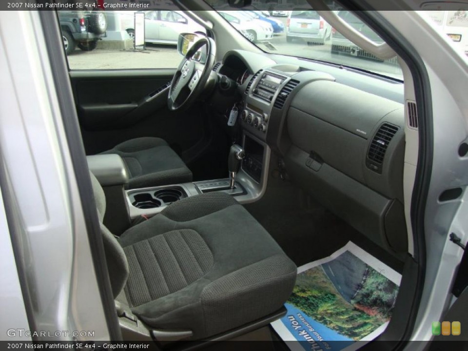 Graphite Interior Photo for the 2007 Nissan Pathfinder SE 4x4 #38315247
