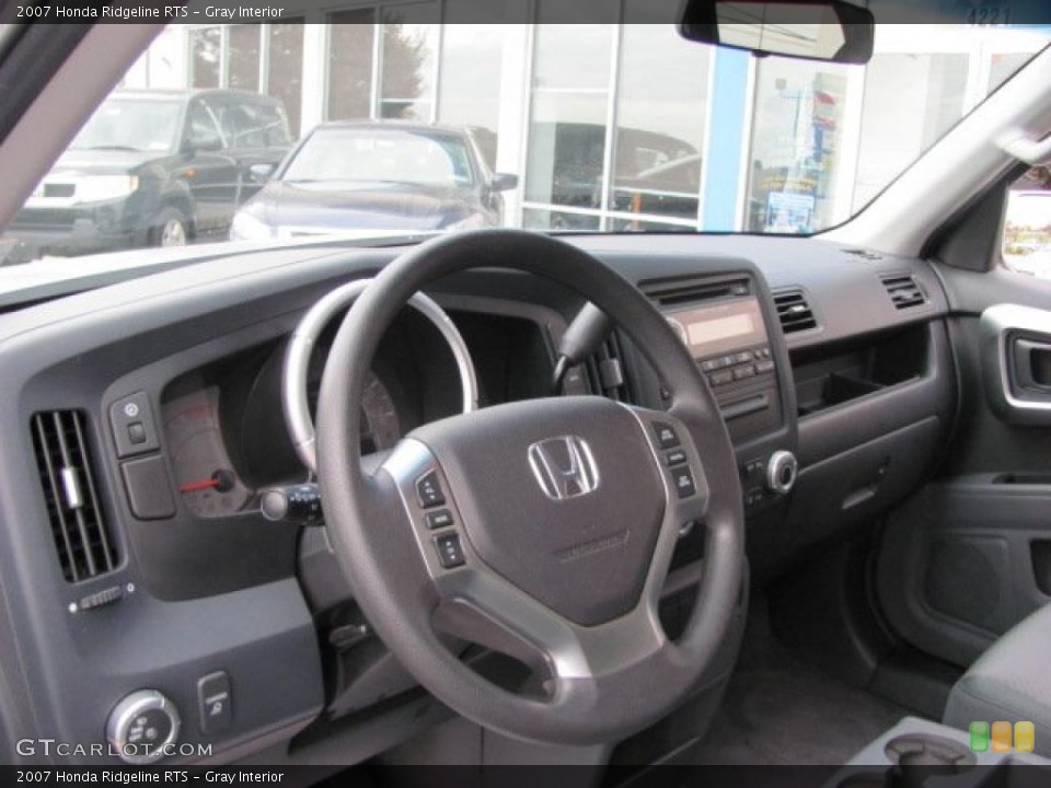 Gray Interior Photo for the 2007 Honda Ridgeline RTS #38320719