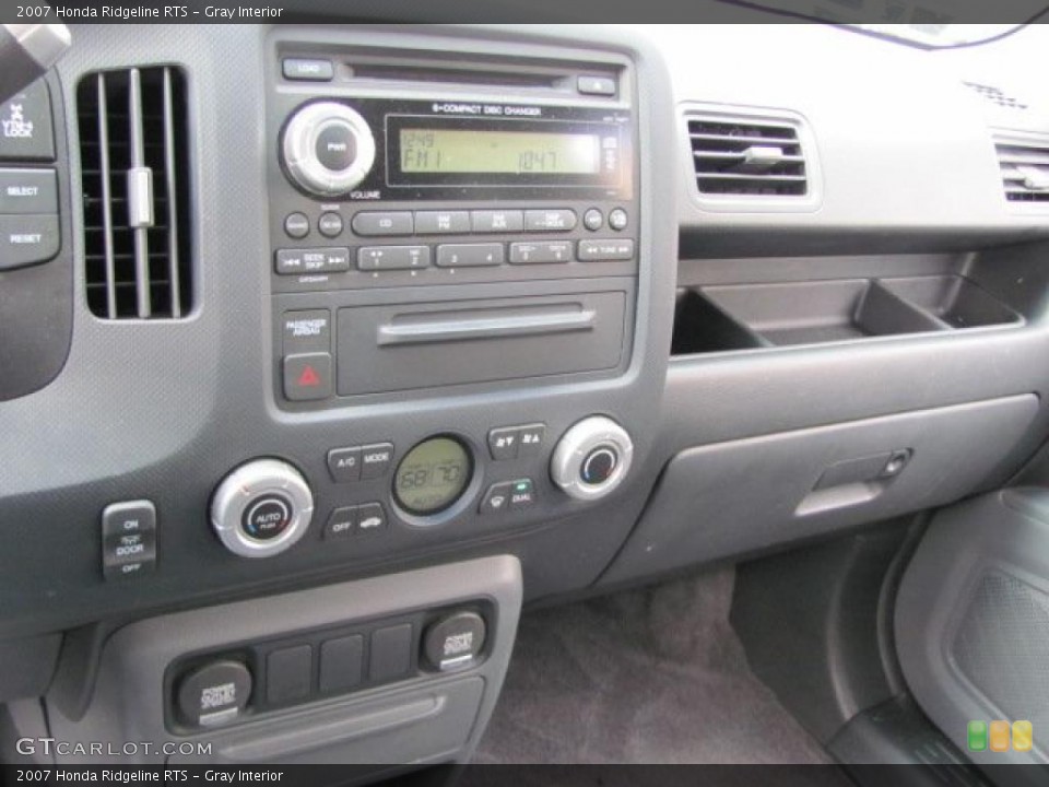 Gray Interior Controls for the 2007 Honda Ridgeline RTS #38320771